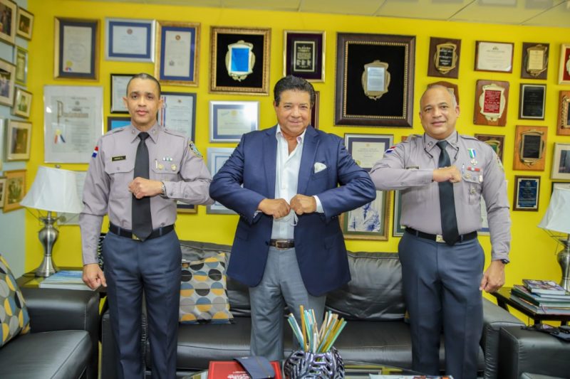 Director Policía Nacional visita Presidente Grupo Súper Canal.
