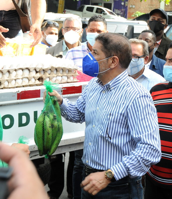 Gobierno inicia plan reducir precios productos canasta básica