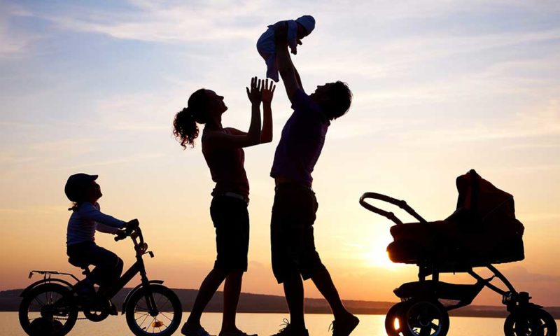 Analizan en panel situación de amenaza de la familia dominicana