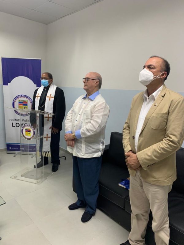 Hipólito Mejía resalta el papel de los Jesuitas en el desarrollo educativo y técnico del país.