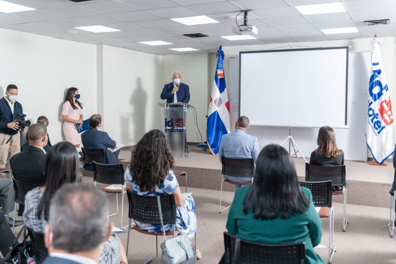Indotel, Fedomu y concesionarias de telecomunicaciones inician mesas técnicas “Guía de Buenas Prácticas para trámites y permisos” 