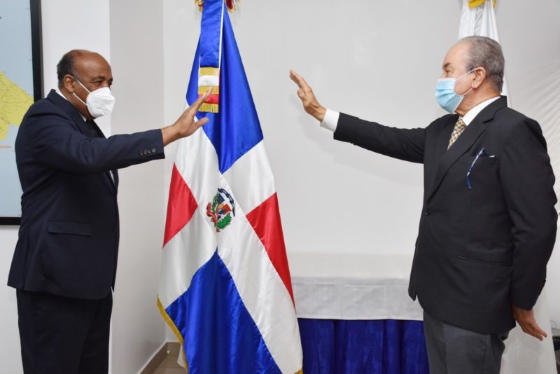 Ministro de Energía y Minas juramenta viceministro y jefa de Gabinete