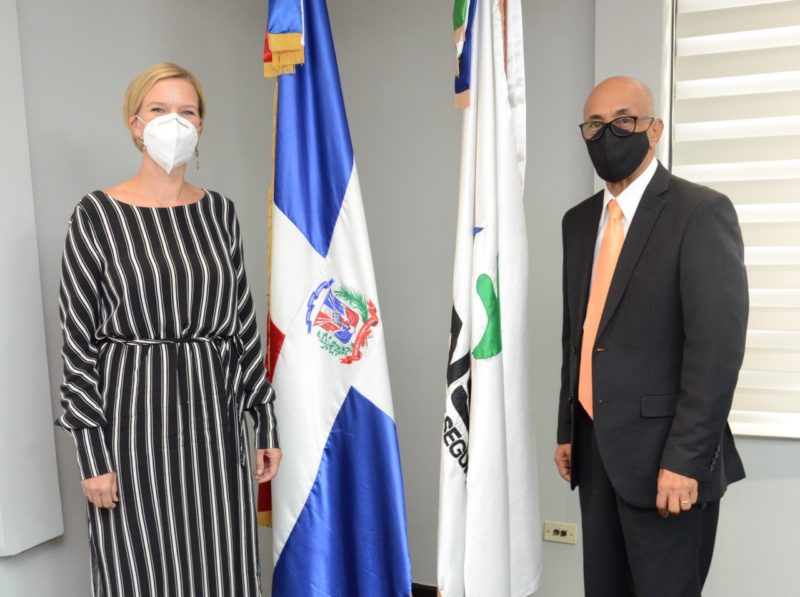 Evalúan incluir trabajadores informales en la seguridad social 