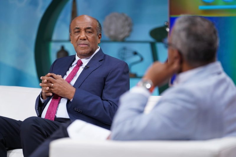 Almonte anuncia trabajan con sectores mineros modificaciones a Ley Minera