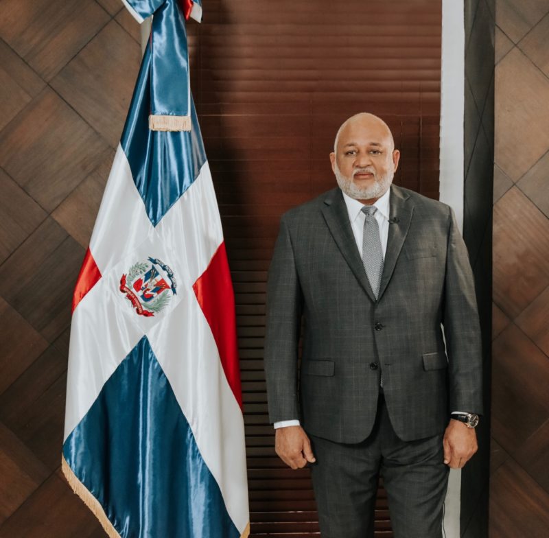 UNESCO difunde discurso de ministro de Educación Roberto Fulcar