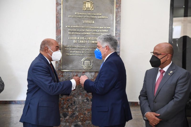 Tribunal Constitucional devela tarja conmemorativa a la Asamblea Constituyente en el Congreso Nacional