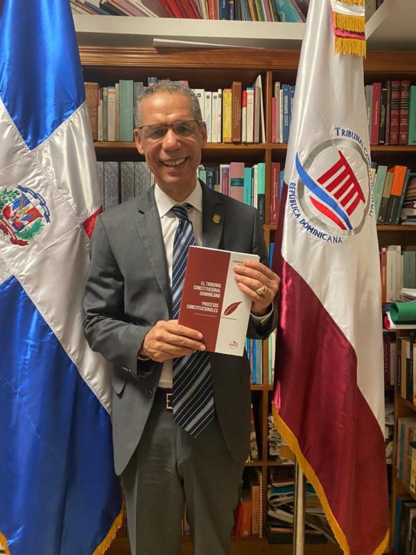 Tribunal Constitucional publica obras sobre derecho constitucional