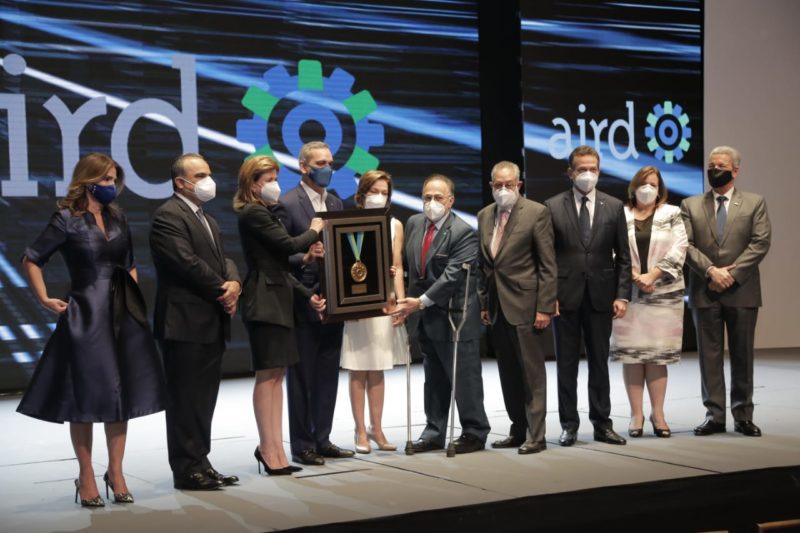 Presentación de las premiaciones: Galardón Institucional en Apoyo al Sector Industrial