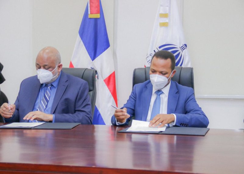 Educación y sector eléctrico firman acuerdo para “Un año escolar con energía”