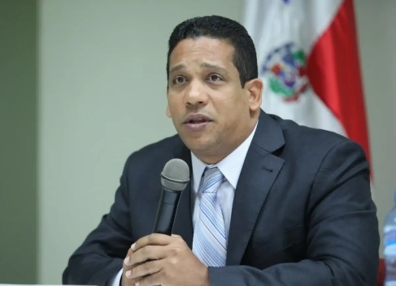 El Director DGCP advirte funcionarios con más 10% participación accionaria en empresas, no pueden ser proveedores del Estado