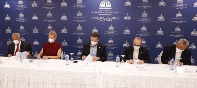 MICM, PNUD, IIBI y ONAPI firman acuerdo para poner en marcha Centro de Prototipado