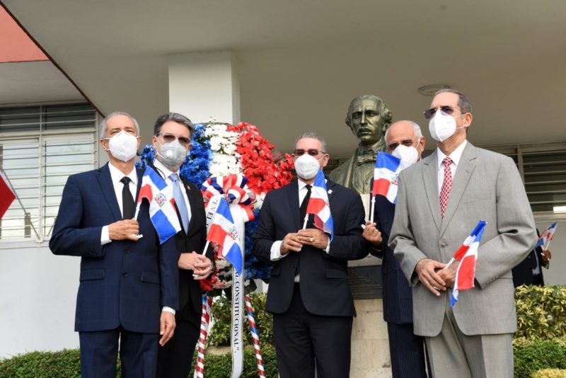 Tribunal Constitucional celebra acto conmemorativo por el 176 aniversario de la Constitución  