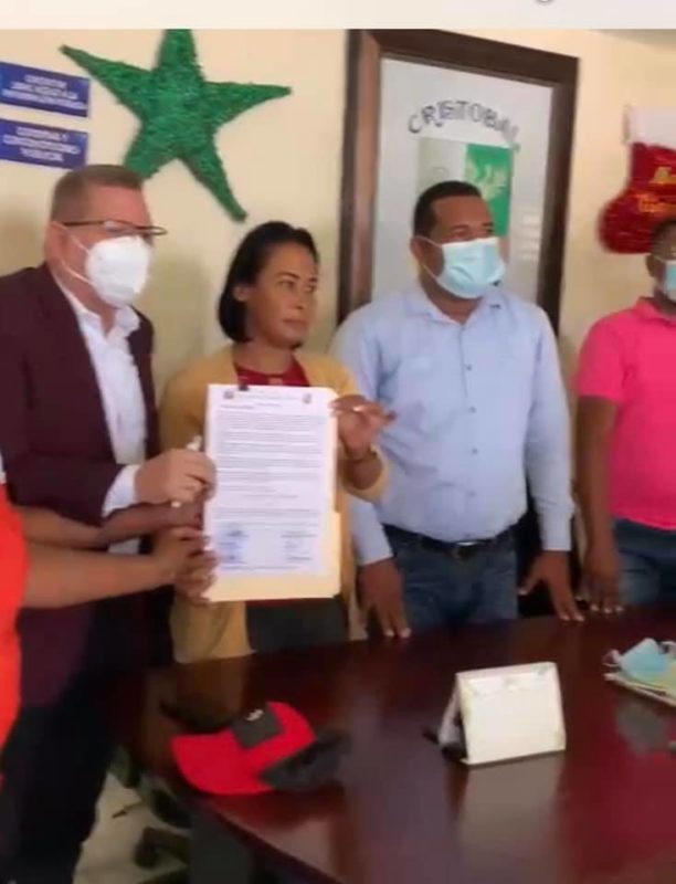 Ayuntamiento de Cristóbal reconoce trayectoria del periodista Balbueno Medina 