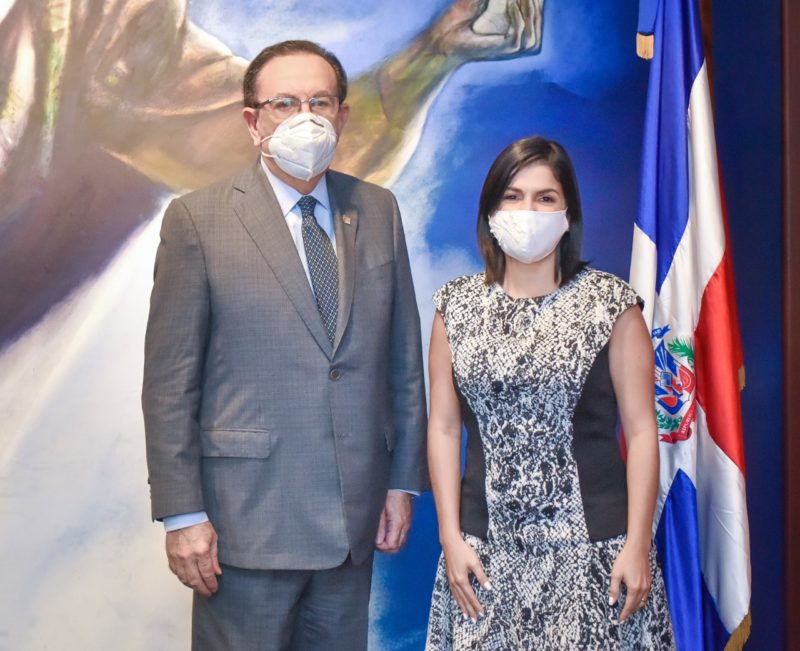 Gobernador del BCRD y directora de Pro Dominicana valoran la importancia de la armonización de las estadísticas de exportación e inversión extranjera