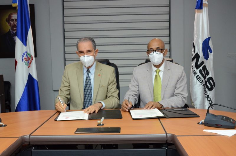 CNSS y MESCYT firman convenio para impulsar una cultura en Seguridad Social 
