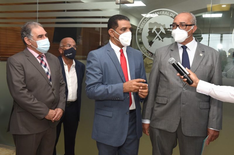 Director Minería promete agilizar permisos para aumentar la producción minera