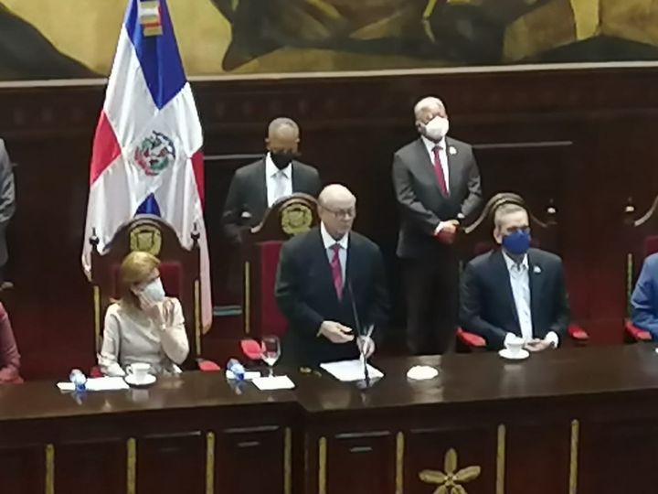 Hipólito Mejía recibe reconocimiento del Senado por sus aportes al país
