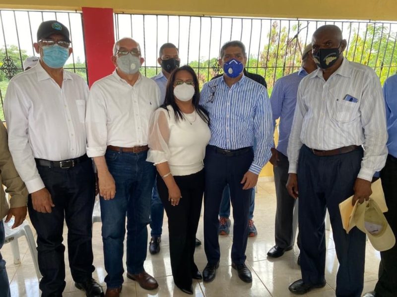 Diputada Servia Iris Familia contribuirá a impulsar la cunicultura