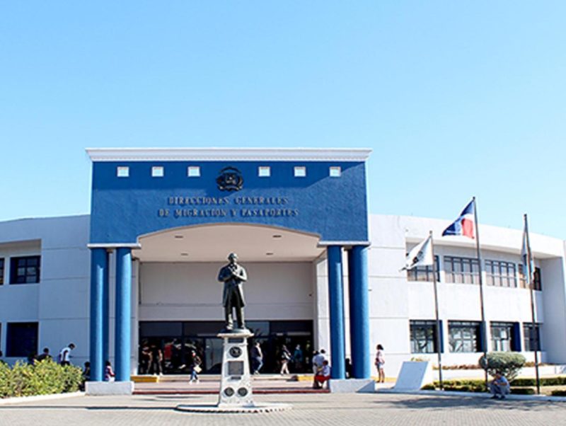 El Departamento Antifraudes de la Dirección General de Pasaportes tiene bajo investigación unos tres mil expedientes debido a una serie de irregularidades que están presentando.