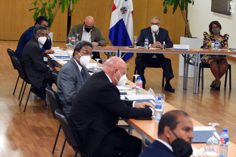 Senadores y Ministerio de Economía, Planificación y Desarrollo acuerdan impulsar la  Ley de Ordenamiento Territorial.