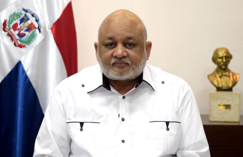 Ministro de Educación Roberto Fulcar evalúa como muy positiva la primera semana de clases a distancia