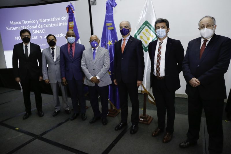 Contralor dice próximo año se integrarán firmas nacionales y extranjeras externas para auditar alrededor de 300 instituciones