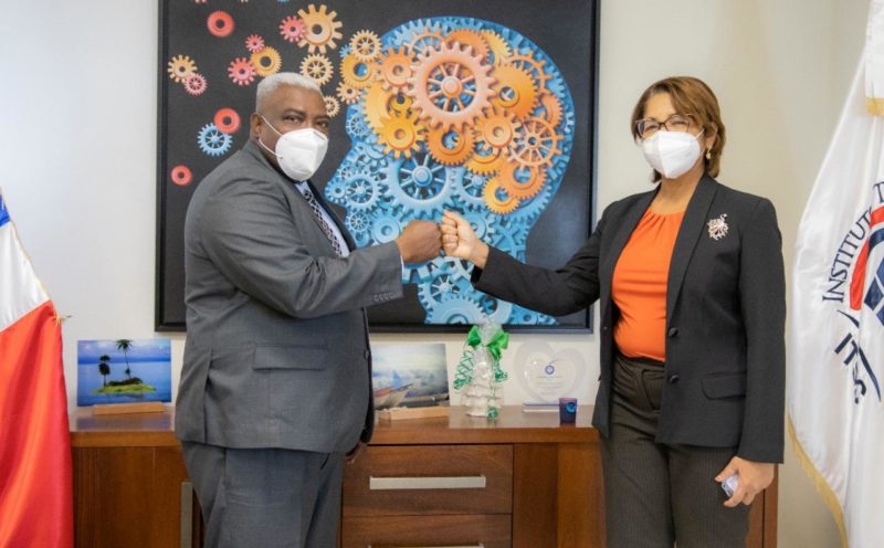 Rector ITSC recibe visita de viceministra de Cooperación Internacional.