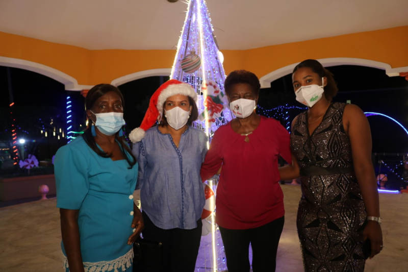 Alcaldesa de Monte Plata entrega dos Parques remodelados