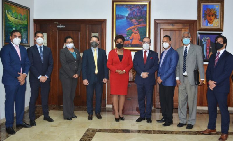 Superintendente de Seguros Josefa Castillo logra auditores externos flexibilicen tarifas en favor corredores