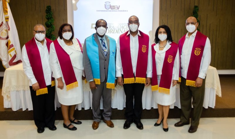 UNEV gradúa nuevos profesionales de grado en diversas áreas