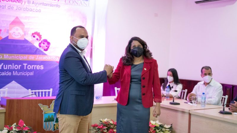 CONANI firma convenio interinstitucional con la Alcaldía Municipal de Jarabacoa
