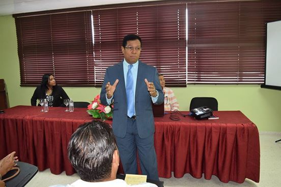 Experto recomienda evitar contar contagios con VIH e ITS ademas del Covid19, durante fiestas de fin de año