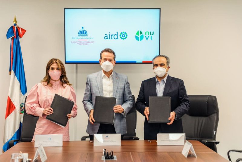MICM, AIRD y NUVI firman convenio para impulsar sostenibilidad y cultura de reciclaje