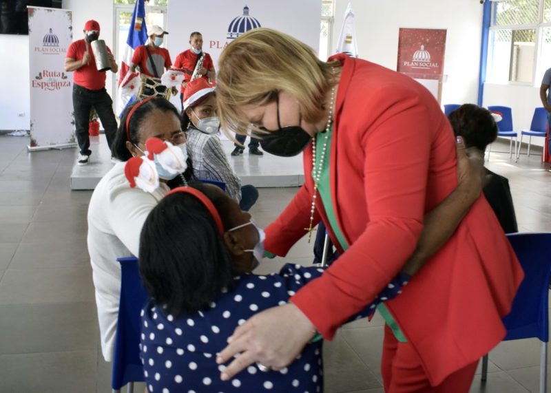 Plan Social inicia “Ruta de la Esperanza” con entrega de Bono Navideño a Amas de Casa