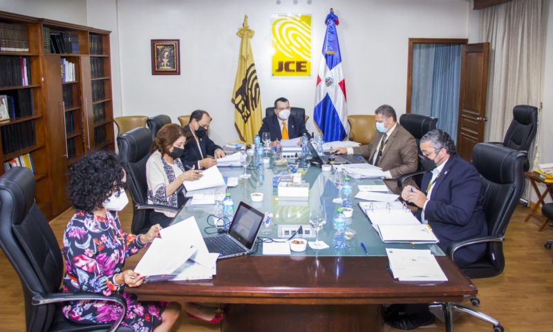 Pleno de la JCE designa miembros en comisiones para adecuación de leyes de Régimen Electoral, Partidos y Registro Civil