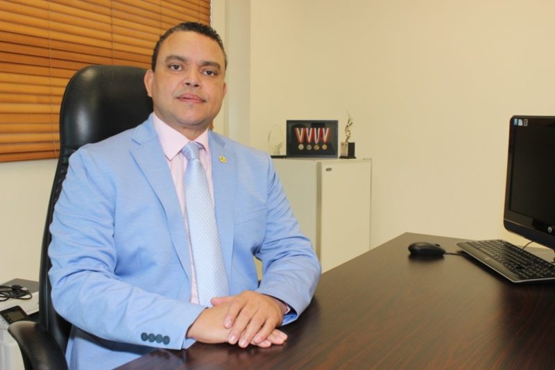 Costo de un paciente en UCI por accidente de tránsito  oscila entre RD$300 y 700 mil el día cama; Director Ney Arias Lora exhorta a la población manejar con prudencia 