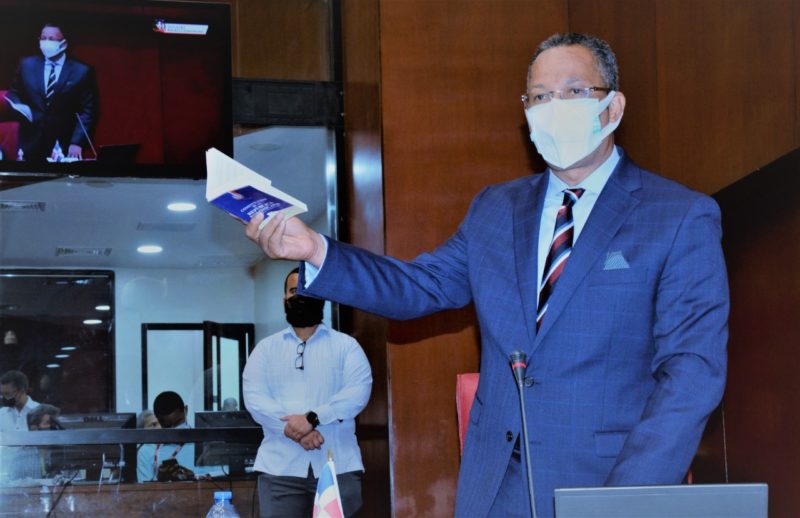 Dionis Sánchez deplora modificación ley 28-01