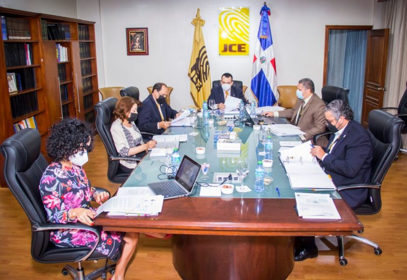 JCE solicita opinión de partidos sobre orden numérico en boletas y distribución de recursos económicos del Estado; partidos tienen plazo hasta el 15 de enero