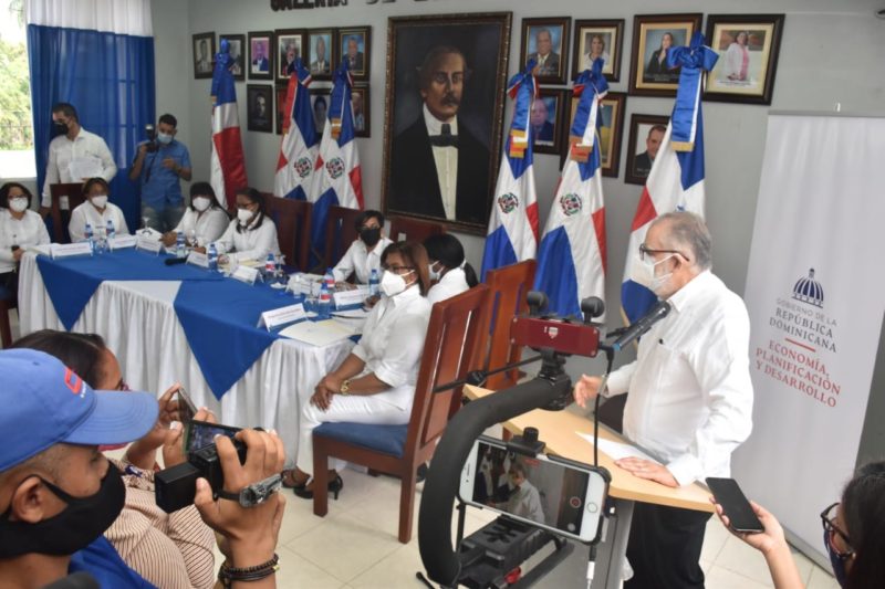 Ministro de Economía reitera el apoyo irrestricto del Gobierno a la Ley 28-01 crea la Zona Especial de Desarrollo Fronterizo 