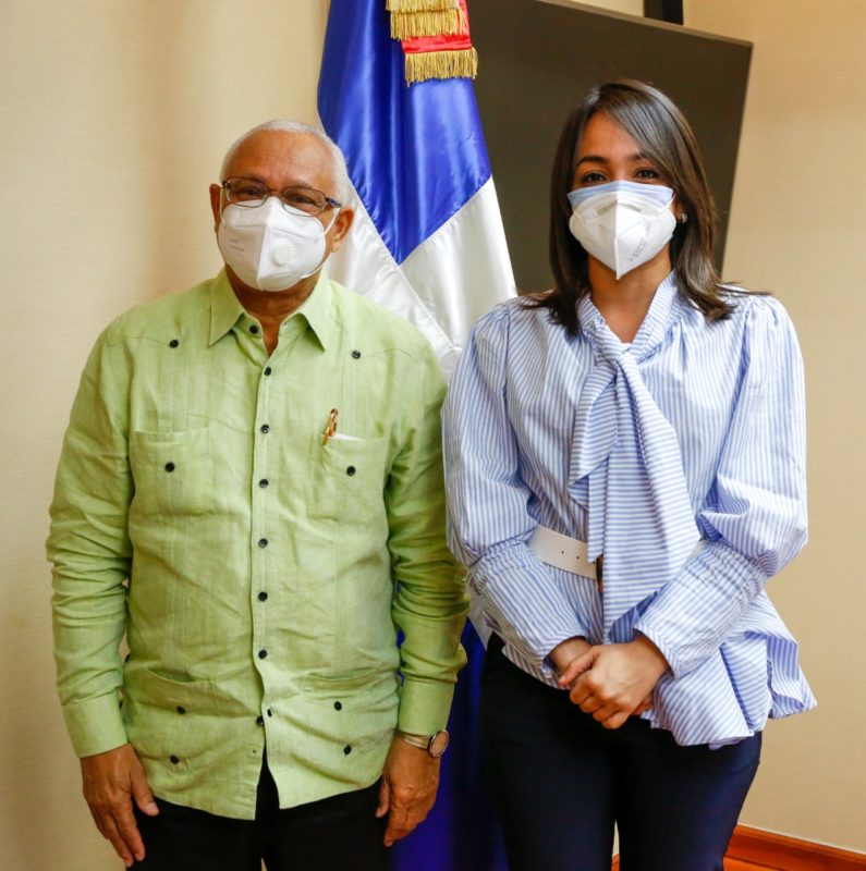 Contralor General se reúne con la senadora Faride Raful