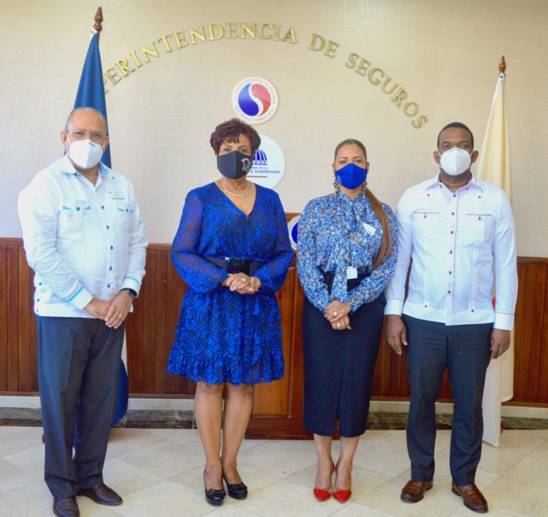 Superintendencia de Seguros y CADOAR buscan mas compañías de seguros ofrezcan servicios a extranjeros y Migración