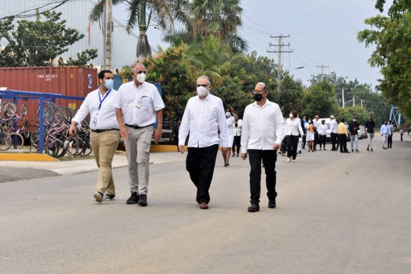 Ministro de Economía afirma el Gobierno ha dado prioridad al tema territorial en visita a parque industrial CODEVI