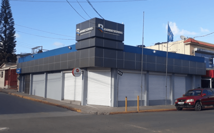 Condenan a 20 años de prisión a tres hombres por asalto a Banreservas en Hato Mayor