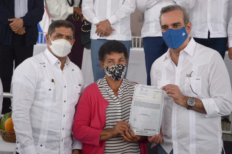 Con entrega de títulos a productores, Gobierno sienta bases del  desarrollo agropecuario 