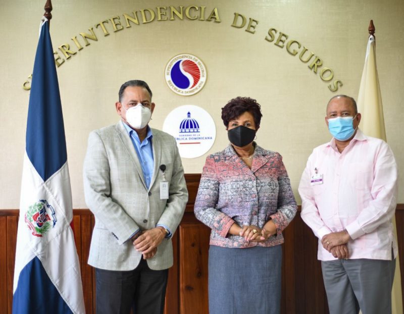 Gobierno y Superintendencia buscan abaratar costo seguro viviendas