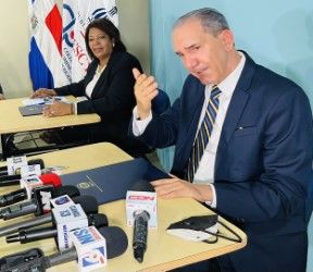 MESCYT y CDP firman acuerdo que facilitará becas a periodistas y ayudará formar el Instituto Superior en Altos Estudios en Periodismo