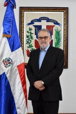 El ministro de Economía aclara que las obras con nudos para su ejecución son de arrastre, las que anunció el Presidente no tienen ningún problema y cuentan con recursos