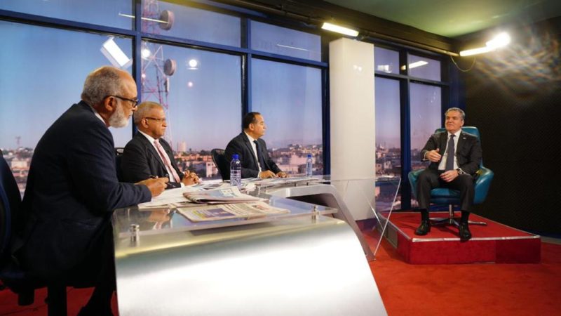 El ministro Neney Cabrera revela RD dejaría de importar RD$125 mm en materia prima para plásticos y construirá casas ecológicas con desechos de vertederos