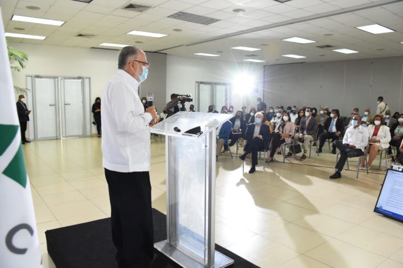 Ministerio de Economía y asociaciones de desarrollo y empresariales de Santiago firman alianza público-privada para la planificación estratégica de la zona fronteriza