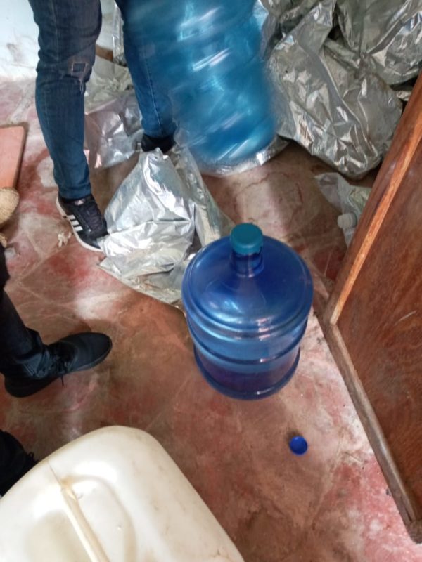 desmantelan 3 fabricas alcohol adulterado